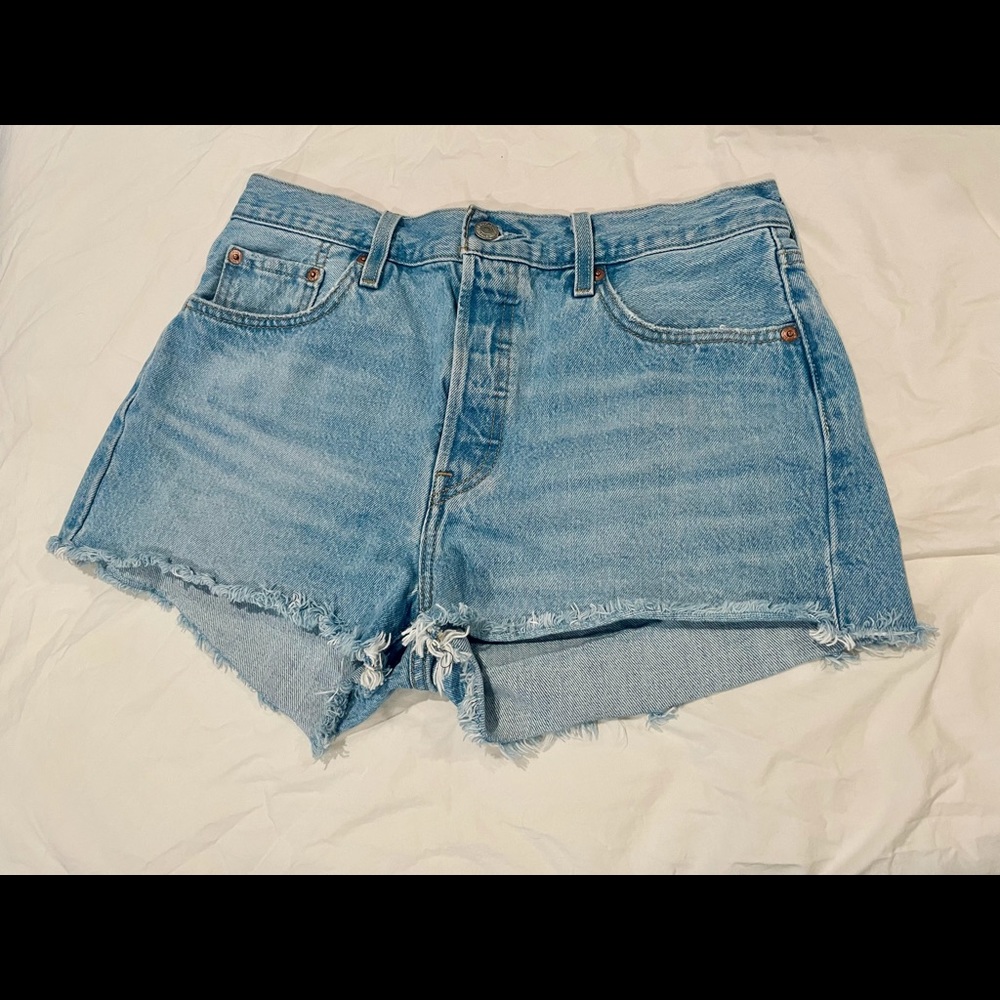 NWOT Levi’s 501 Shorts - Picture 3 of 6